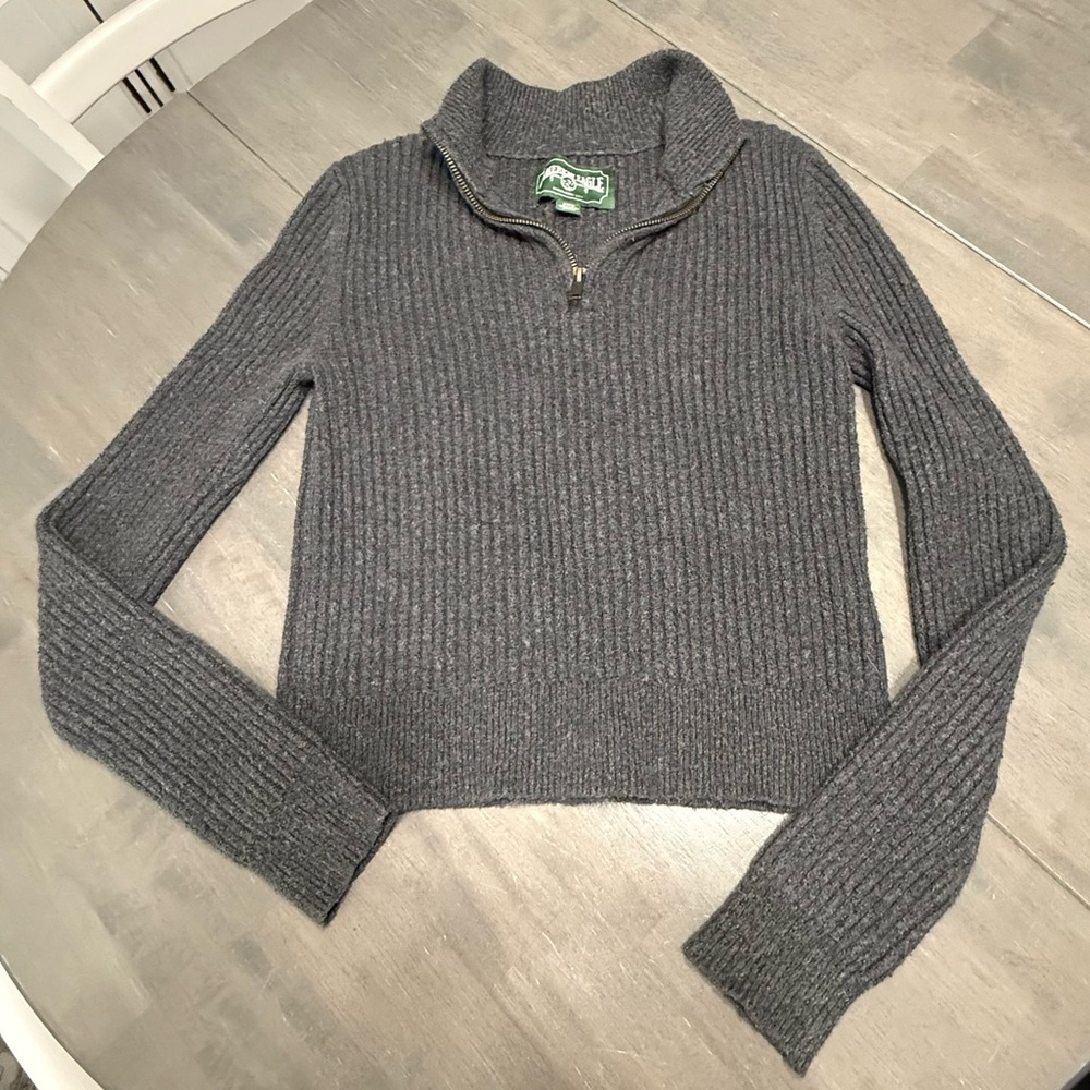 Vintage American Eagle Women’s Gray Ribbed Quarter Zip Sweater